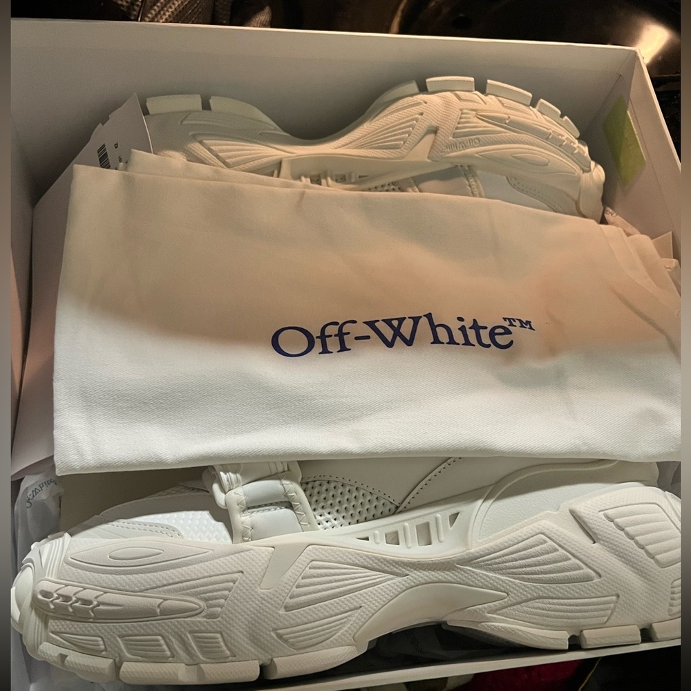 Off White Glove Sneaker